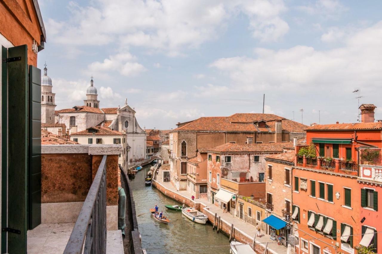 Carmini Canal View And Balcony With Lift 威尼斯 外观 照片