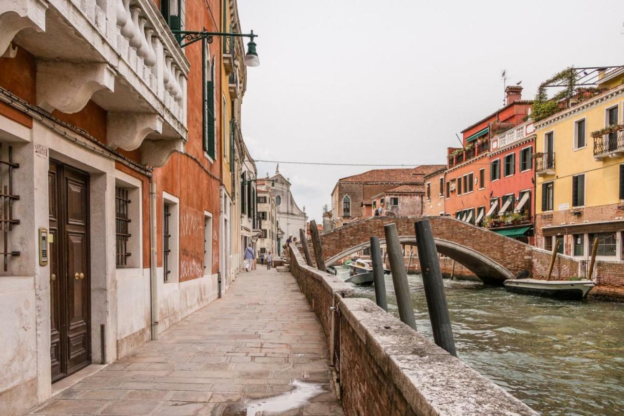 Carmini Canal View And Balcony With Lift 威尼斯 外观 照片