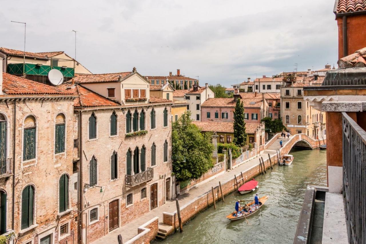 Carmini Canal View And Balcony With Lift 威尼斯 外观 照片